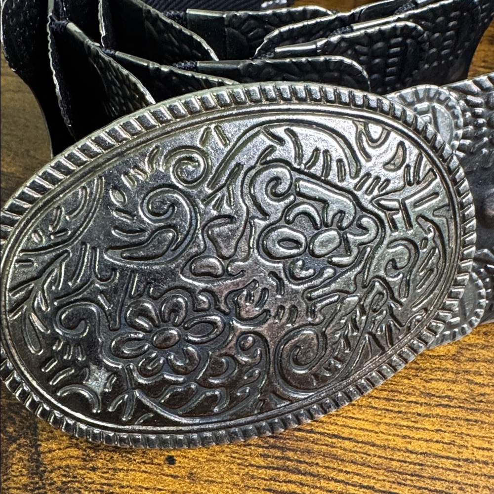 Western Style Concho Stretch Belt Gunmetal Black Oval Buckle Embossed Floral M - Picture 15 of 16
